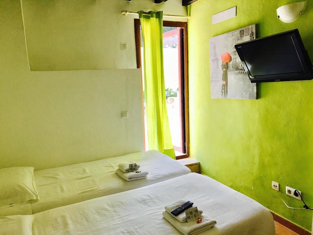 Albergue Juvenil New Age Hostel ปัลมาเดมายอร์กา ภายนอก รูปภาพ