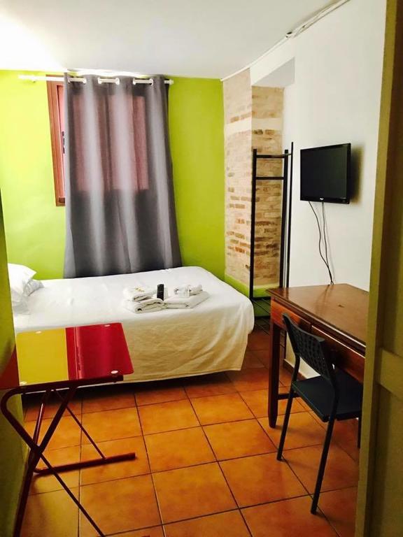 Albergue Juvenil New Age Hostel ปัลมาเดมายอร์กา ภายนอก รูปภาพ